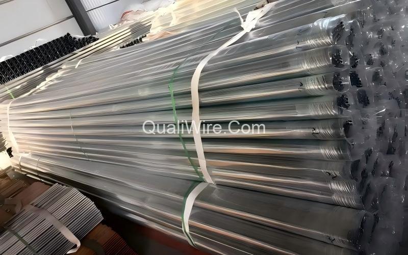 Wire-lock rail slots for greenhouse wiggle wire